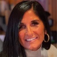 Lisa Peifer's Instagram, Twitter & Facebook