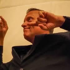 Friends, fall, and. Duncan Hall 🍂 thanks to everyone who came out for a  unbe-leaf-able show last night 🍂 #purduepmo #purduettes #lafayettein  #downtownlafayette #purdue #purdueuniversity #boilerup