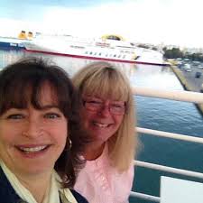 Does anyone know of a place in or near Bryson City that sells fresh cut  flowers for arrangements? I want to make my own bouquet!