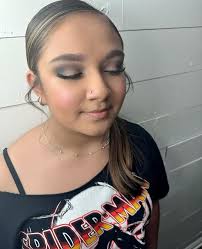 Makeup is always love at first sight💋💄 Makeup artist: @beautybymelissaj •  • Appointments now available for all services☕️ • • #tooelemakeupartist  #utah #tooeleutah #makeupartist #utahmakeupartist  #utahprofessionalmakeupartist ...