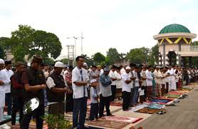 Khutbah hari raya idul fithri. Edisi Terbaru 2021 Khutbah Idul Adha Haji Qurban Dan Solidaritas Sosial