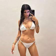 Are mia khalifa tits real