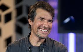 Miguel Fox's Instagram, Twitter & Facebook