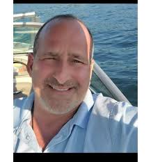 Is The Villages good for single women?