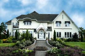 Farmhouse paint colors white stucco house. What Color Stucco Goes With Black Roof 5 Excellent Options Explored Home Decor Bliss