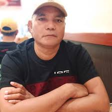 Missed pills? ❌ High BP na naman? ❌ Elfie reminds + tracks para in control  ka. Download na!