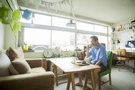 眺めのいいビンテージマンションで 40代独身ライフを謳歌する 渋谷区 みんなの部屋 roomie ルーミー インテリア 家具 インテリア インテリアアイデア