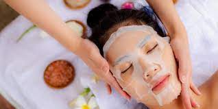 Cara pakai mask sheet untuk hasil maksimal sebenarnya tidaklah sulit, hanya saja banyak orang salah. Segala Hal Penting Tentang Sheet Mask Manfaat Cara Pakai Rekomendasi Produk Merdeka Com