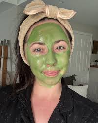 sunday reset ☁️✨ ☑️ molecular hydrogen-rich water ☑️ coffee enema & red  light therapy ☑️ lots of laundry ☑️ face mask & lip treatment ☑️ sauna &  sweat session ☑️ long shower (