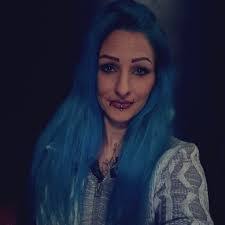 Jennifer Lipp's Instagram, Twitter & Facebook