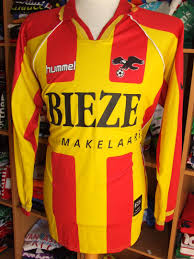 Dit is het officiële go ahead eagles twitteraccount. Go Ahead Eagles Home Football Shirt Unknown Year
