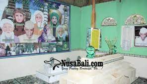 Addhailallah sayyidil habib ali zainal abidin bin abdurahman al jufri ( jeddah ) beliau merupakan murid dari musnid umar m. Nusabali Com Aroma Wangi Pada Minggu Malam Pertanda Habib Ali Hadir Di Makam