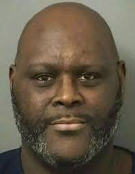 RESIDENTS PLEASE AVOID THE ENTRANCE BY WINGEN HEIGHTS AS SAPS JUST CHASED A  SMALL GROUP OF PEOPLE AWAY FROM THERE. PLEASE INFORM FAMILY AND FRIENDS NOT  TO USE THIS WAY AS THEY