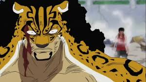 Le combat titanesque entre Luffy en Gear 5 et Rob Lucci sous sa forme Zoan Éveillée