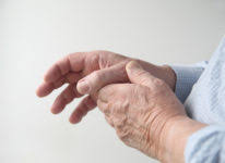 Tournez la tête à droite pour regarder votre main. Pathologies De La Main Archives Institut Francais De Chirurgie De La Main
