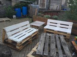 Bank holz garten wohndesign ideen. Palettenbank Outdoor Und Robust Palettenbett Und Palettenmobel Palettenbett Und Palettenmobel