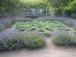 Knot gardens one type of formal garden, called a knot garden, comes down to us from elizabethan england. Knot Garden Design Plants To Use For Herb Knot Gardens