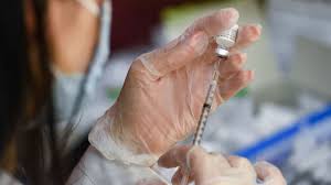 The pfizer emergency use authorization is for anyone of or above 16 years. Pfizer Vs Moderna Vaccines Side Effects Efficacy And More Nbc Chicago