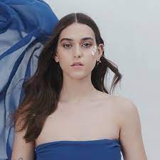 Gaia gozzi, known as gaia, is an italian singer and songwriter. Gaia Gozzi Senza Instore Ma Alla Conquista Delle Radio Chega Dietro Solo A Ghali