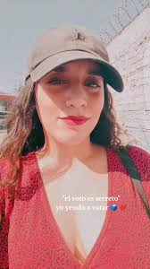 ¡Votamos de rojo por Jara en Chile! ❤️💋