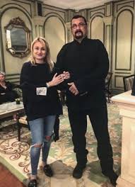 Григорий михайлович суркис — украинский бизнесмен и политик, футбольный функционер. Popalas Na Goryachem Doch Surkisa Zastukali V Obyatiyah Druga Putina Znaj Yua