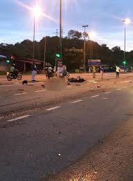 Check spelling or type a new query. Video Haram Punya Pemandu Lori Disebabkan Kau 4 Anaknya Kehilangan Ayah Driver Lori Langgar Lampu Merah Rempuh Rider Sehingga Sehingga Maut Motosikal Bersepai The Reporter