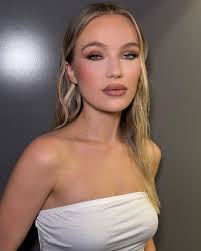 Rylee 🖤 . . . #glambybryan using @onesize ||| Hair : @reaganlinkartistry