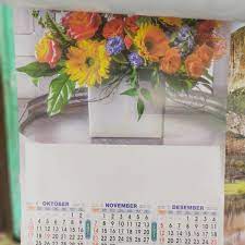 Template design kalender gratis tahun 2021 1442. Kalender Dinding Triwulan Tahun 2021 Motif Bunga Shopee Indonesia