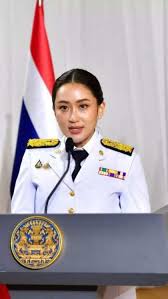 थाईलैंड की PM जीती हैं ऐसी लाइफ, संपत्ति जान खुली रह जाएंगी आंखें | Times  Now Navbharat