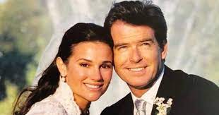 Pierce brosnan pays touching tribute to wife keely shaye smith on her birthday as he reveals his gift to her. Pierce Brosnan S Sweet Anniversary Message Proves Life Does Go On After Losing Love To Ovarian Cancer Survivornet