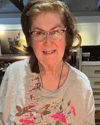 Kristi Howington's Instagram, Twitter & Facebook