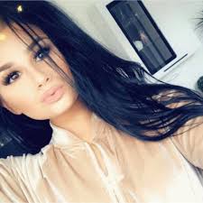 Michelle Schäfer (@shferm)