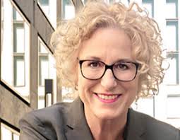 Telebasel ist der einzige schweizer regionalfernsehsender, hinter dem kein verlagshaus oder private investoren stehen. Onlinereports News Telebasel Chefin Karin Muller Verlasst Den Sender