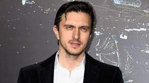 Viaţa însă în satele de dincolo de nistru a devenit de la un timp foarte grea. Actor Roman De La Hollywood Coleg Cu Kevin Costner È™i Fost Iubit Al Fotomodelului MÄƒdÄƒlina Ghenea Condamnat La Inchisoare AlÄƒturi De Cristi Borcea Foto Stirescu Ro