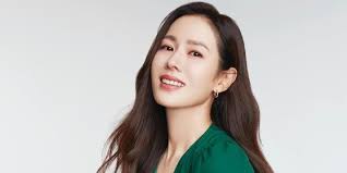 Intip Kehamilan Son Ye Jin dan Kisah Cintanya Hyun Bin