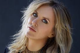 Liz Phair Prepping New Album, 'Soberish'; Listen to New Song, 'Spanish  Doors'