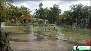 Kolam air panas ini dibuka 24 jam setiap hari. Kolam Air Panas Sungkai Perak