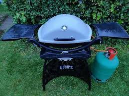 Includes portable cart that is designed to allow you to go from grilling to transport mode with the push of a button. Weber Q2200 Gas Bbq With Weber Rolling Cart And Weber Cover 200 00 Picclick Uk