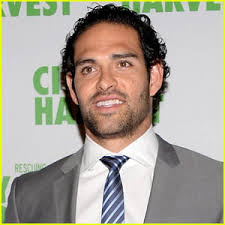 Dream Moms' Stars Chelsea Hobbs & Matthew J. Dowden Have Starred in Two  Other Hallmark Movies Together!