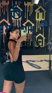 Vivi Speed beauty with a perfect booty