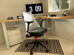 The special gaming edition sayl chair delivers stylish design, flexible support, and exceptional value that available in black, red, green, purple, blue, and white, the special gaming edition sayl chair. Herman Miller Sayl Review Ign