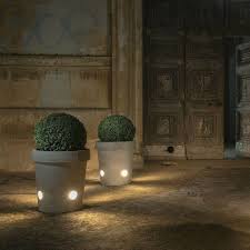 Eclairage Du Jardin 15 Idees Tendance Pour L Ete 2019 Pot Lumineux Eclairage Eclairage Terrasse