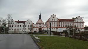 Should you have the time, enlightened travelers should discover more of the sights of the. Neuhaus Am Inn Karpfham Bhf Pilgerweg Outdooractive Com