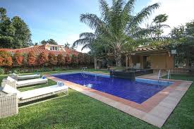 Situated in entebbe, 2.6 km from sailors herb beach, entebbe palm hotel features accommodation with a restaurant, free private parking, an outdoor swimming pool and a bar. New Boutique Hotel In Entebbe Kusini Collection