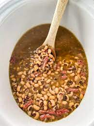 Slow-Cooker Crockpot Black Eyed Peas (No Soak) + {Video}