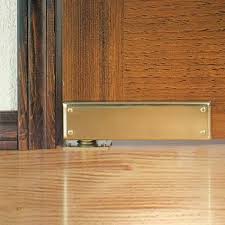 Sebab pintu digunakan untuk melindungi orang di dalamnya serta sebagai tempat harga pintu yang terbuat dari kayu memang relatif lebih mahal. Engsel Pivot Pintu Kayu Inspirasi Desain Rumah 2019