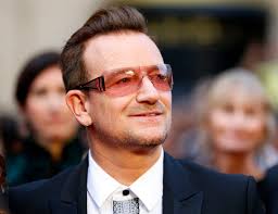 Bono is the son of iris (rankin) and brendan robert hewson. Bono Von U2 Tragen Von Sonnenbrille Wegen Grunem Star Der Spiegel