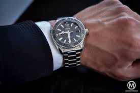 Omega Seamaster Planet Ocean 600 M Co Axial 42 Mm Smaller Is Better Case Study With The 39 5mm Omega Seamaster Planet Ocean 600m Monochrome Watches Omega Seamaster Planet Ocean Omega Omega Seamaster