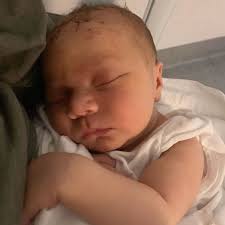 Hello 👋🏼 I'm Hamish Charlie Bateman and I entered the world