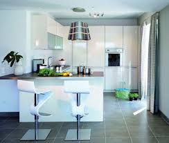 Apartamente de vânzare în chișinău și suburbii. Bucatarii Moderne Deschise Catre Living Potrivite La Bloc Si La Avec Bucatarie Deschisa Cu Masa Tip Bar Porpunere De La Schwo Kitchen Living Home Decor Kitchen